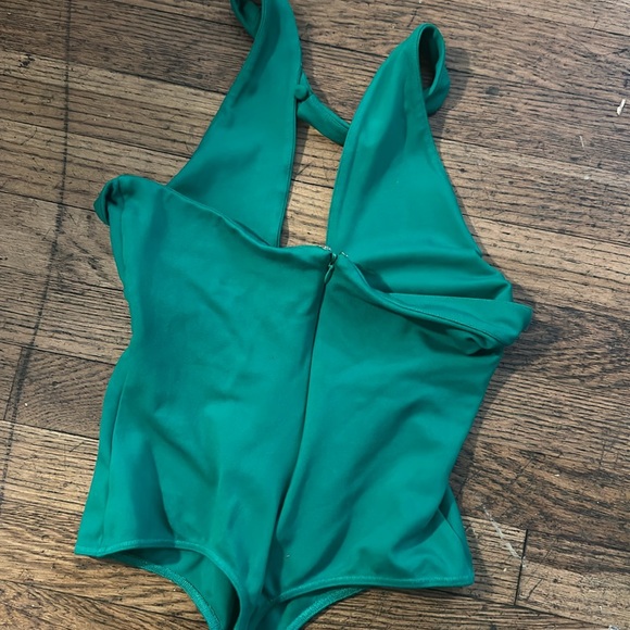 NBD emerald green wrap neck bodysuit - Picture 3 of 6
